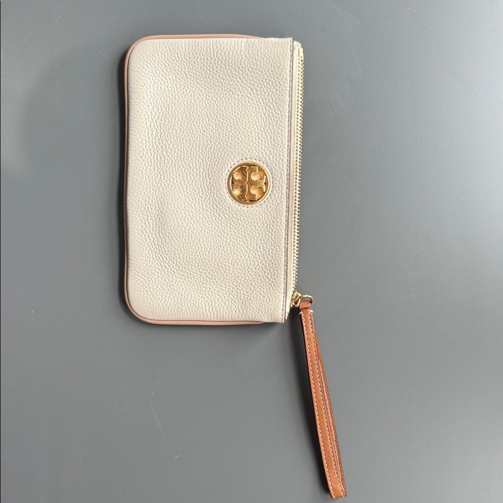 Elegant Cream and Tan Women's Wallet